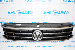 Решетка радиатора grill со значком VW Passat b8 16-19 USA под радар круиз