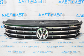 Решетка радиатора grill со значком VW Passat b8 16-19 USA песок