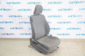 Scaun de pasager Toyota Prius 30 10-15 fără airbag, manual, din velur, gri închis, necesită curățare chimică.