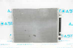 Radiatorul de aer condiționat al condensatorului VW Passat b8 16-19 SUA 1.8T, 3.6T este zdrobit