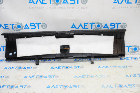 Capacul portbagajului VW Passat b8 16-19 USA este uzat