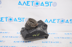 Purificatorul de aer al Toyota Camry v40 3.5 are suportul rupt.