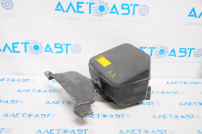 Receptor de aer Toyota Camry v50 12-14 SUA doar partea de sus, suportul este rupt.