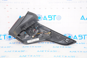 Lampa exterioară aripă stângă Ford Escape MK3 17-19 restilizată, tip 2, roșie, zgârieturi