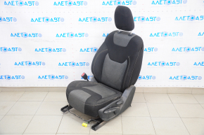 Scaun șofer Jeep Cherokee KL 14-18 fără airbag, manual, material textil, negru cu inserții gri, de curățat chimic.