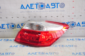 Lampa exterioară aripă dreapta Honda Accord 13-15 are carcasă ruptă și cioburi pe sticlă.