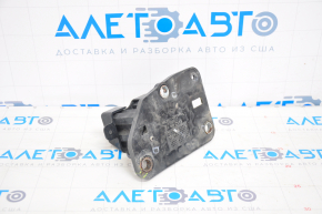 Colțul amplificatorului de bara frontală dreapta Jeep Renegade 15-18 pre-restilizare, tip 1, crăpat în fixare.