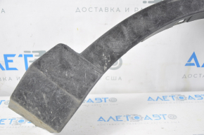 Capacul aripii din față dreapta Toyota Rav4 06-12 este șters.