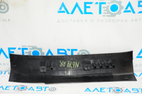 Накладка порога задняя правая Mazda 6 14-21 тип 1 черн, потертости