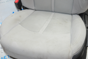 Scaunul șoferului Hyundai Sonata 15-17 fără airbag, manual, material textil gri, necesită curățare chimică.