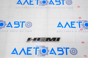 Emblema aripii Hemi din față dreapta a Dodge Challenger 15-