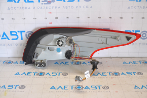 Фонарь внешний крыло левый Ford Focus mk3 15-18 рест 4d