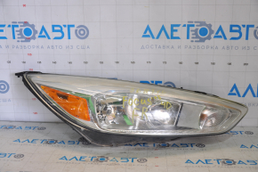 Farul dreapta față goală Ford Focus mk3 15-18 restilizat halogen, cu aspect luminos, cu păianjen