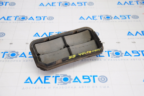 Grila de ventilatie dreapta pentru Chevrolet Malibu 13-15 tip 1, marginile sunt rupte.