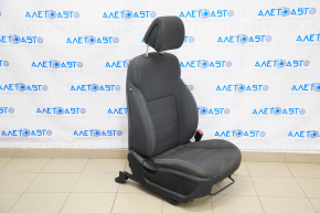 Scaun de pasager Kia Sorento 16-17 fără airbag, manual, din material textil, gri închis, necesită curățare chimică.