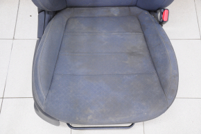 Scaun de pasager Kia Sorento 16-17 fără airbag, manual, din material textil, gri închis, necesită curățare chimică.