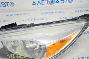 Far stânga față goală Ford Focus mk3 15-18 restilizat, halogen, luminos, cu păianjen, necesită polizare.