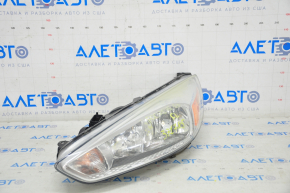 Far stânga față goală Ford Focus mk3 15-18 restilizat, halogen, luminos, cu păianjen, necesită polizare.