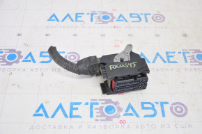 Modulul de control al transmisiei Ford Focus mk3 11-18 are o caracteristică roșie.