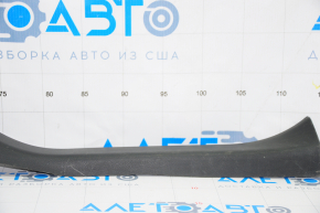 Накладка порога задняя левая Nissan Leaf 13-17 черн, царапины