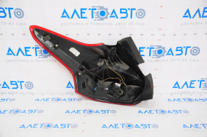 Lampa dreapta Ford Focus mk3 15-18 restilizat 5 uși halogen