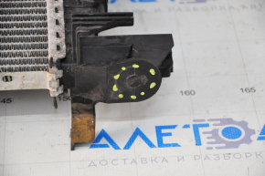 Радиатор охлаждения вода Ford Focus mk3 11-18 2.0 примят, сломаны крепления