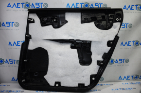 Capacul usii spate stanga Dodge Journey 11- negru cu insertie neagra din piele, cotiera din piele, cusatura neagra, zgarieturi, lovituri.