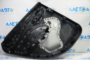 Capacul usii spate dreapta Dodge Dart 13-16 negru cu insertie gri deschis, piele, zgarieturi.