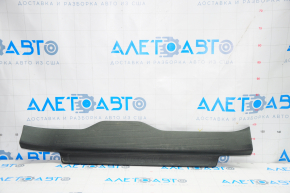 Capac prag dreapta fata Subaru Outback 15-19 negru, uzat.