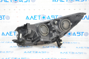 Farul din față dreapta goală Ford Escape MK3 17-19 restilizat halogen, lumină de nisip