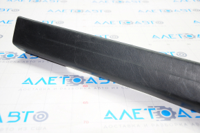 Накладка порога передняя левая Mazda 3 14-18 BM черн, царап