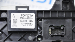 Controlul climatizării Toyota Prius V 12-17 zgârieturi pe capacul de protecție