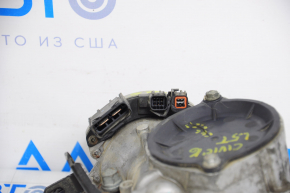 Amplificatorul de direcție asistată electric (EPS) pentru Honda Civic X FC 16-18 1.5T are carcasa crăpată.