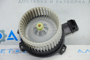 Motorul ventilatorului de încălzire al Hyundai Sonata 15-19 are suportul rupt, cipul este, de asemenea, rupt.