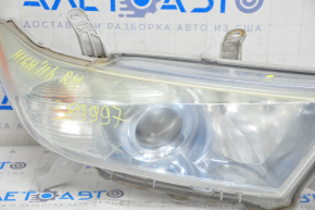 Far dreapta față Toyota Highlander 11-13, gol, hibrid, cu halogen, necesită polizare.