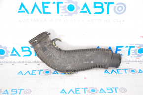 Tubul de intercooler dreapta mijlocie pentru VW CC 08-17 are suporturile rupte