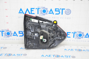 Lampa interioară de pe capacul portbagajului dreapta pentru Subaru Forester 19- SK are geamul spart