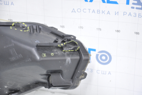 Фара передняя левая Toyota Prius V 12-14 голая дорест галоген сломаны крепления и направляющая, под полировку