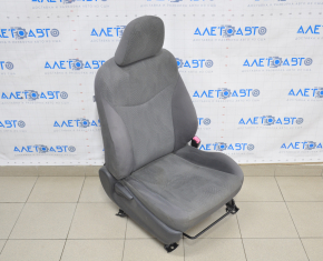 Scaun de pasager Toyota Prius V 12-17 fără airbag, manual, velur gri închis