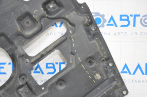 Защита двигателя центральная Toyota Prius V 12-17 нет фрагмента, надрывы, запилена