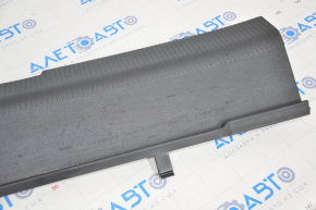 Capacul portbagajului VW Passat b8 16-19 SUA zgâriat, uzat