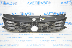 Решетка радиатора grill VW Passat b8 16-19 USA под радар круиз, без эмблемы, песок