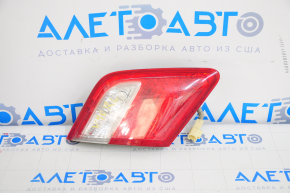 Lampa interioară pentru capacul portbagajului stânga Toyota Camry v40 07-09 pentru polizare.