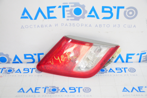 Lampa interioară de plafon stânga a portbagajului Toyota Camry v40 07-09, pentru polizare.