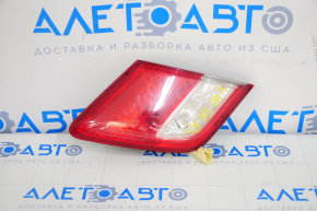 Lampa interioară pentru capacul portbagajului stânga Toyota Camry v40 07-09 pentru polizare.