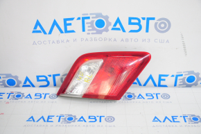 Lampa interioară pentru capacul portbagajului stânga Toyota Camry v40 07-09 fără cabluri, pentru polizare.