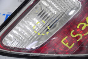 Lampa interioară pentru capacul portbagajului dreapta Lexus ES300 ES330 02-04 cu fisuri, necesită polizare.