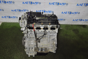 Motorul Hyundai Sonata 15-19 2.4 G4KJ are un senzor defect și capacul supapei este deteriorat.