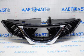 Grila radiatorului Nissan Rogue Sport 17-19 fără emblemă, sub distronic, cu capac de televizor nou OEM original.