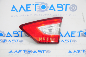 Lampa interioară pentru capacul portbagajului dreapta Ford Fusion mk5 13-16 pentru polizare.